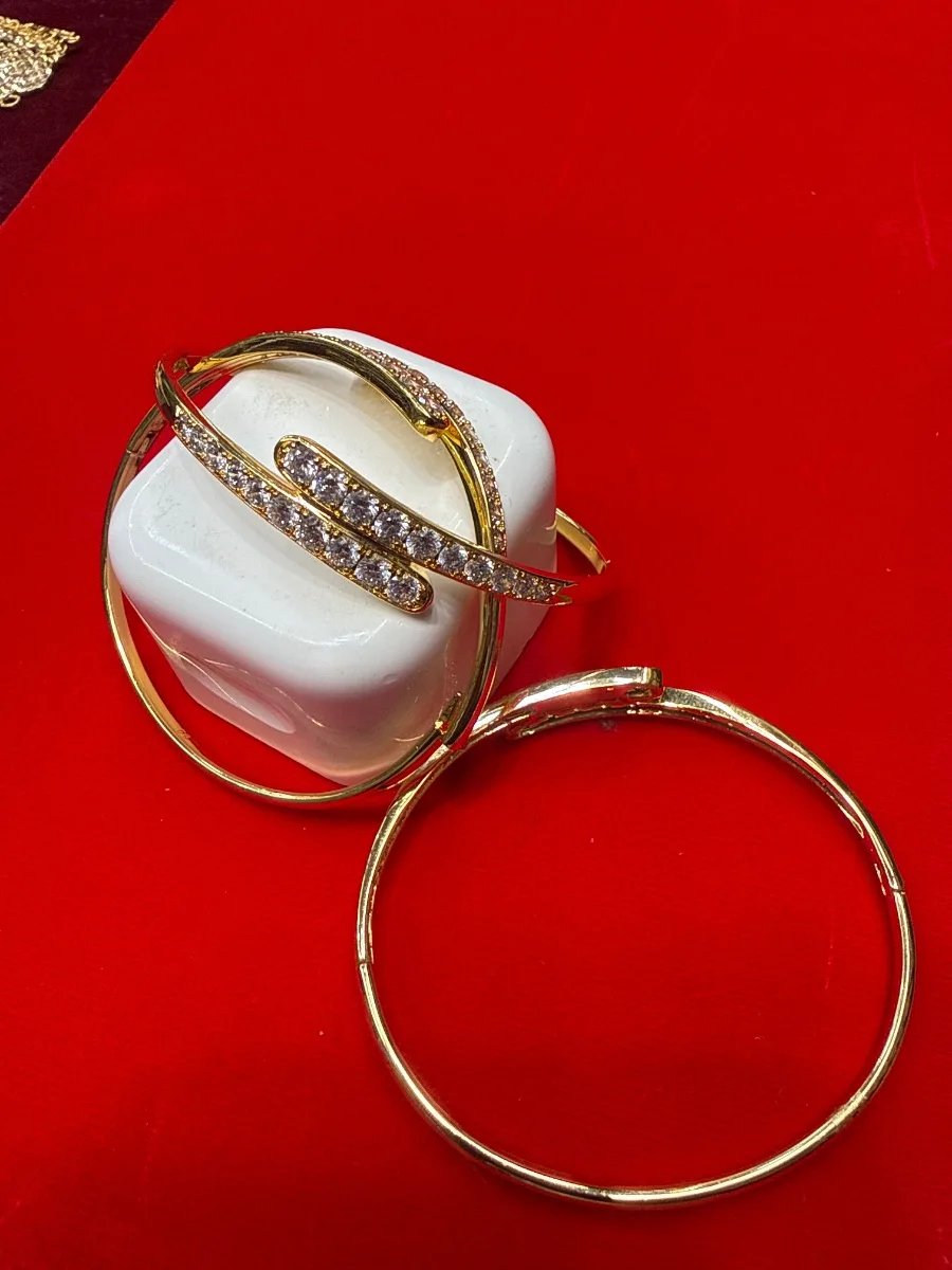 SABONA BANGLE 